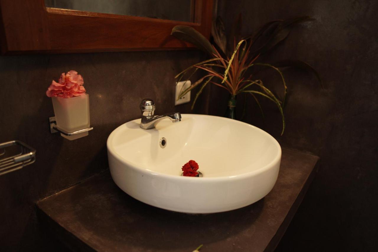 Surf Nest Hiriketiya Hotel Dikwella Ngoại thất bức ảnh
